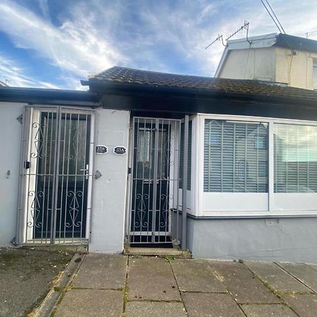 Beautiful 3-Bed Apartment In Merthyr Tydfil Eksteriør billede