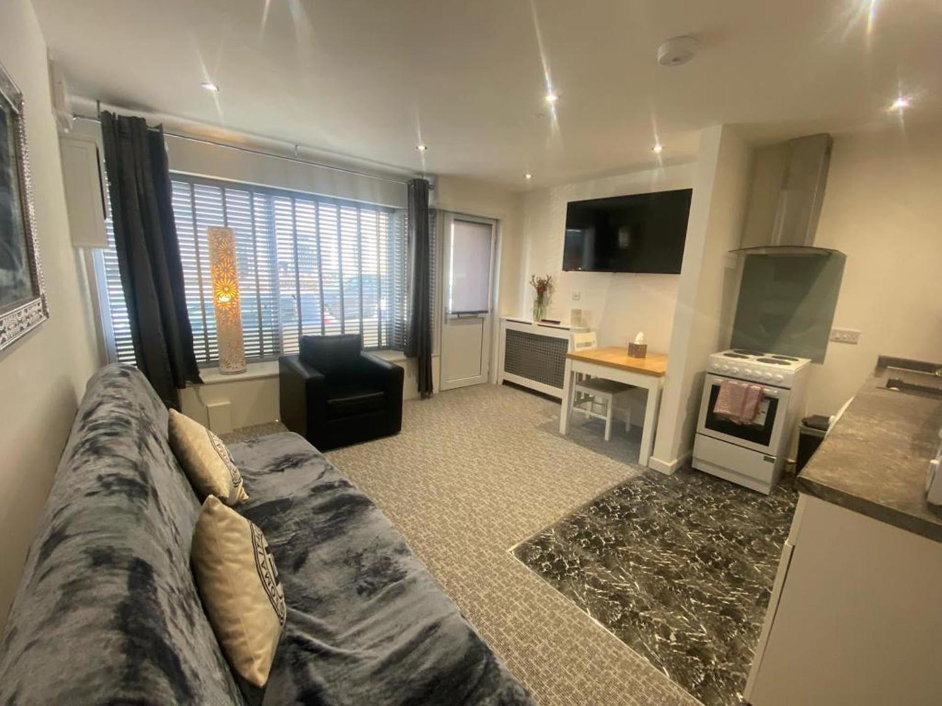 Beautiful 3-Bed Apartment In Merthyr Tydfil Eksteriør billede