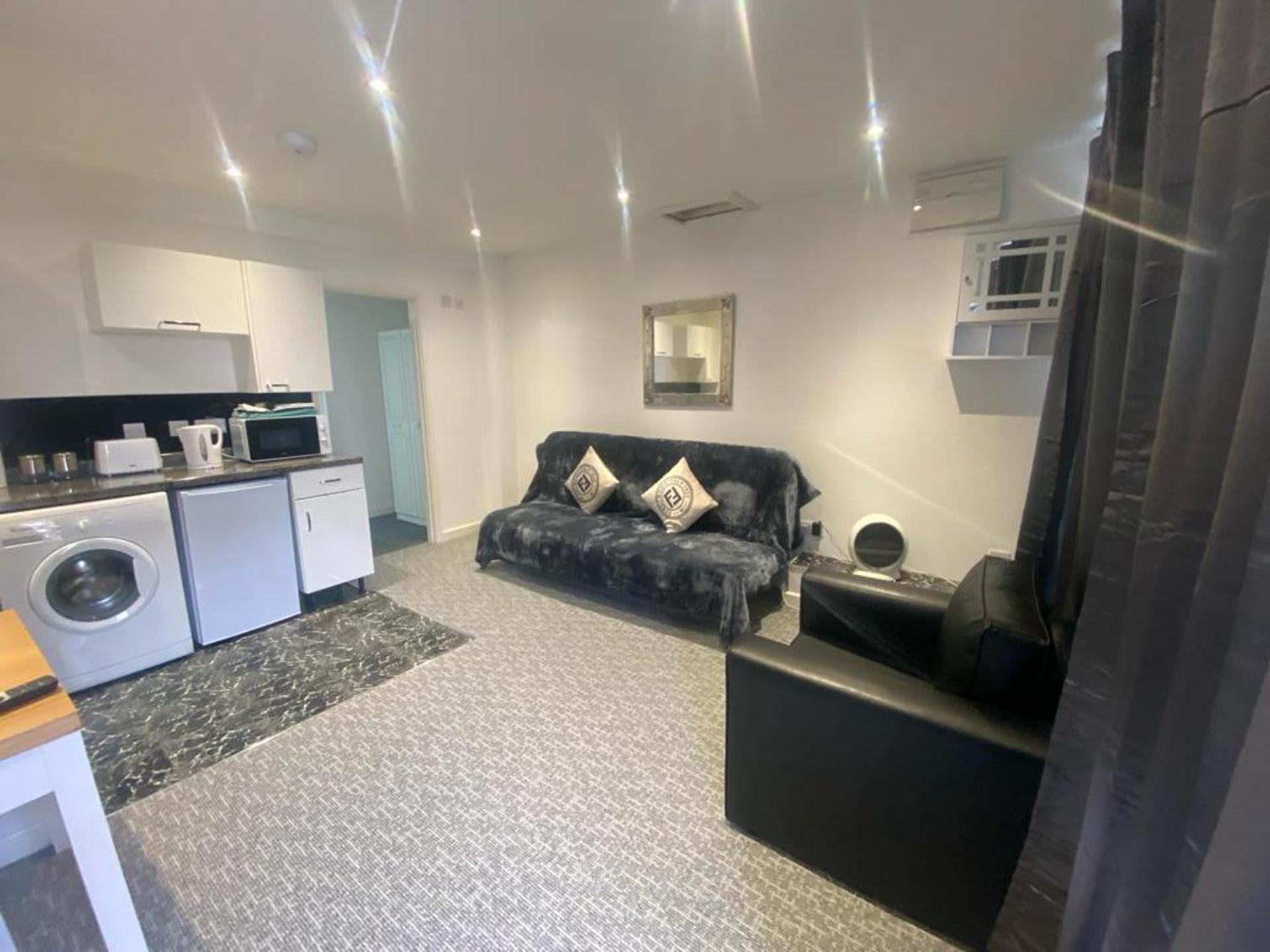 Beautiful 3-Bed Apartment In Merthyr Tydfil Eksteriør billede
