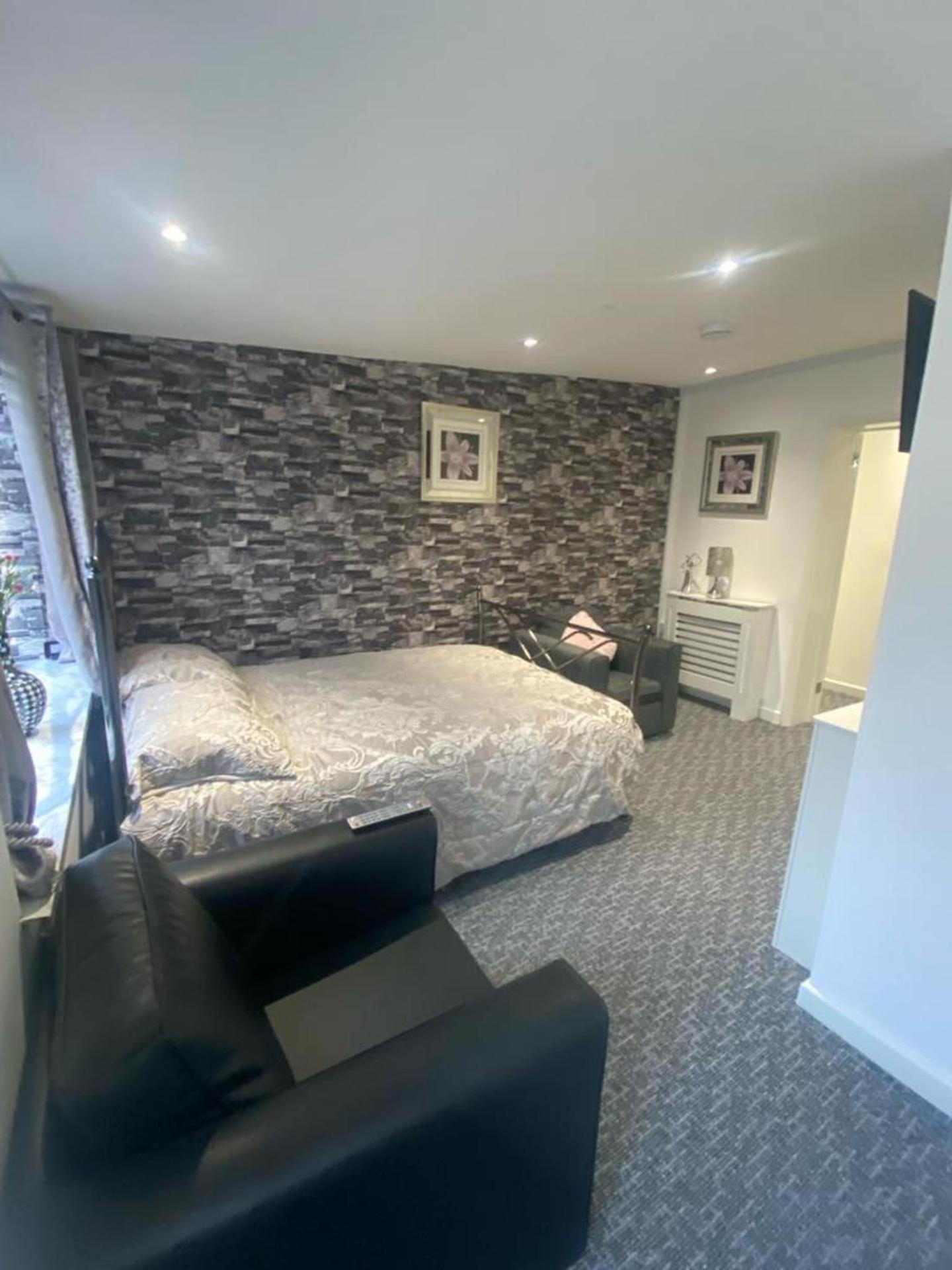 Beautiful 3-Bed Apartment In Merthyr Tydfil Eksteriør billede